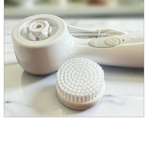 Mary Kay Skinvigorate Sonic Skincare Tool - White